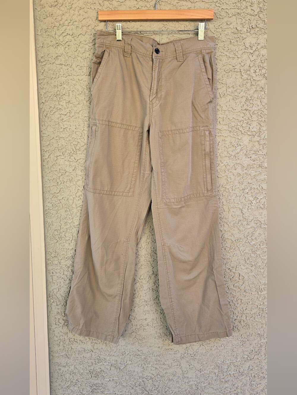 DKNY Men's Casual Cargo Pants in Khaki